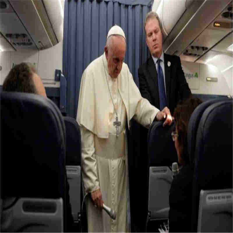 教皇はアイルランドの訪問の終わりに虐待請求書に沈黙を保つ