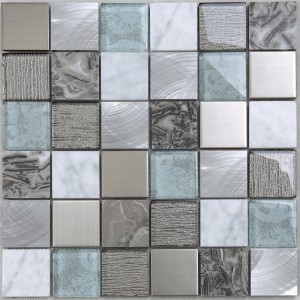 キッチンのバックスラッシュの壁のための最新のデザインアルミニウム金属の混合大理石のガラスのモザイクタイル