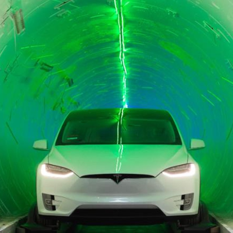 Elon Muskの最初のトンネルが完成しました。ここではそれに乗るのが好きだ